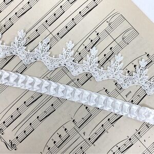 Ornate white Venice lace & pleated caterpillar sewing trim lot 5 yardss